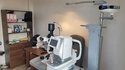 Dr HAMZAOUI F (ophtalmologue)