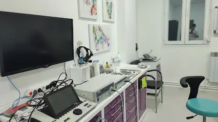 ORL عيادة الدكتور زادي إسماعيل المختص في طب و جراحة الأذن الأنف و الحنجرة